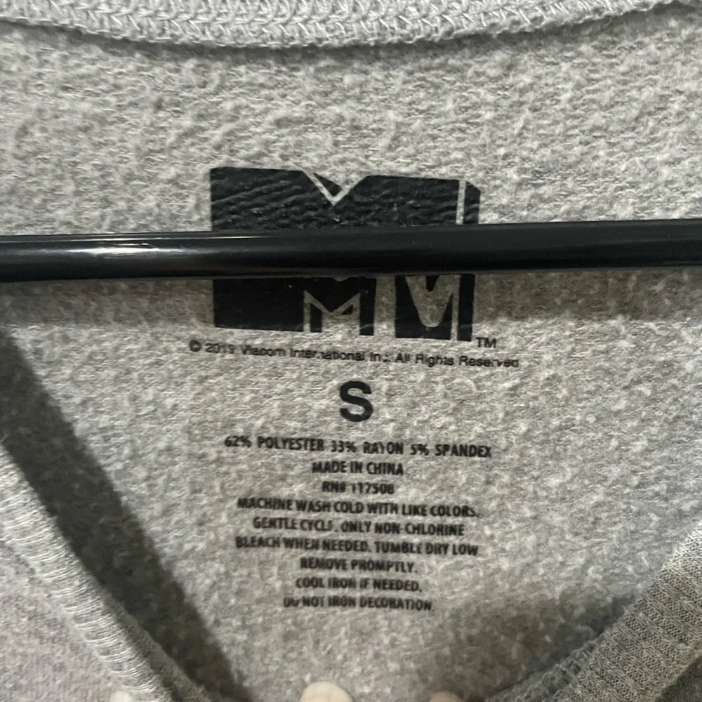 Preloved MTV Pullover Sweater - Picture 3 of 3
